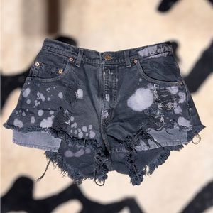 LEVIS DENIM SHORTS – CUTOFF – 501XX – BLEACH SPOTS
